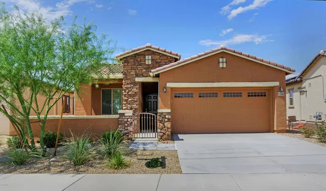 $2,900 | 17584 West Fairview Street, Goodyear, AZ 85338