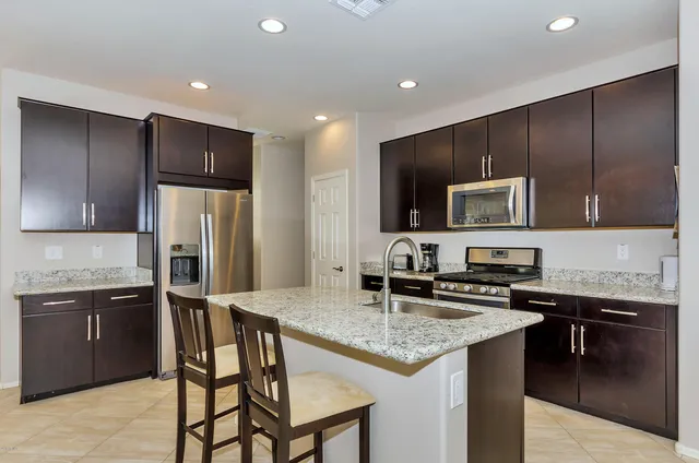 $2,900 | 17584 West Fairview Street, Goodyear, AZ 85338