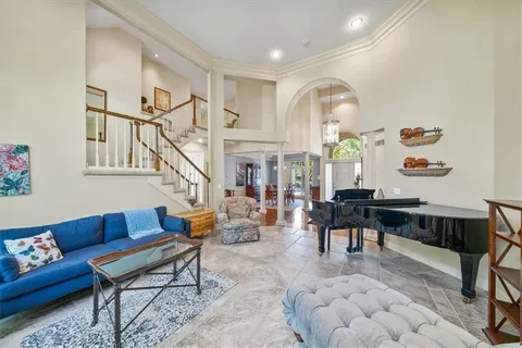 $749,000 | 708 Northeast Lake Point Drive, Lee's Summit, MO 64064