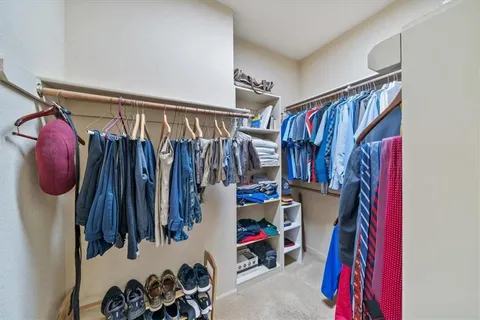 $749,000 | 708 Northeast Lake Point Drive, Lee's Summit, MO 64064