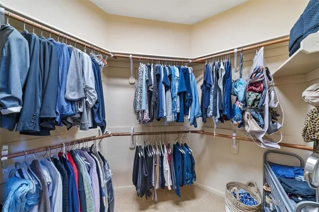 $749,000 | 708 Northeast Lake Point Drive, Lee's Summit, MO 64064