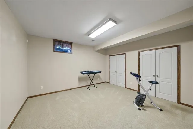 $749,000 | 708 Northeast Lake Point Drive, Lee's Summit, MO 64064