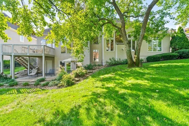 $749,000 | 708 Northeast Lake Point Drive, Lee's Summit, MO 64064