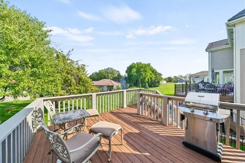 $749,000 | 708 Northeast Lake Point Drive, Lee's Summit, MO 64064