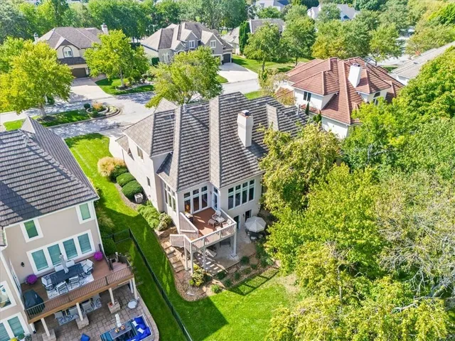 $749,000 | 708 Northeast Lake Point Drive, Lee's Summit, MO 64064