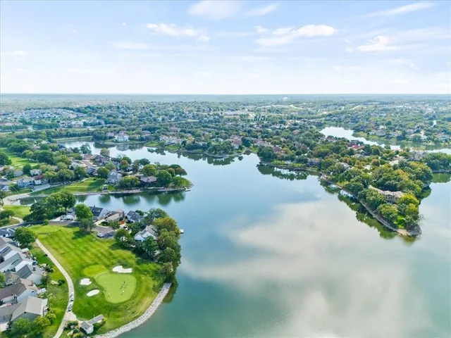 $749,000 | 708 Northeast Lake Point Drive, Lee's Summit, MO 64064