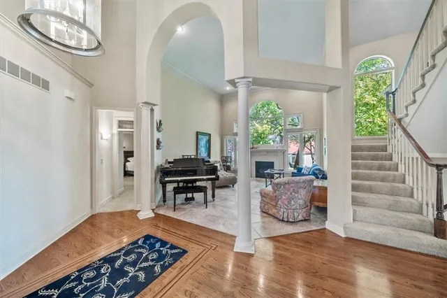 $749,000 | 708 Northeast Lake Point Drive, Lee's Summit, MO 64064