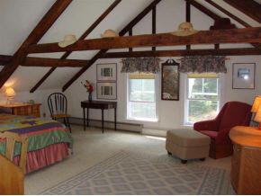 207 Stagecoach Road Sunapee, NH 03782 - Photo 8 of 11 Gallery Image 8