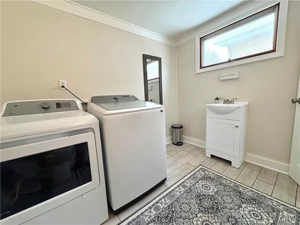 $2,300 | 124 Curtis Place, Auburn, NY 13021