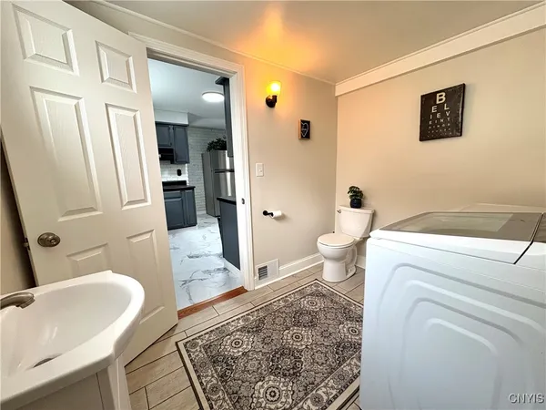 $2,300 | 124 Curtis Place, Auburn, NY 13021