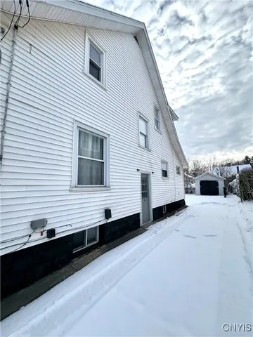 $2,300 | 124 Curtis Place, Auburn, NY 13021