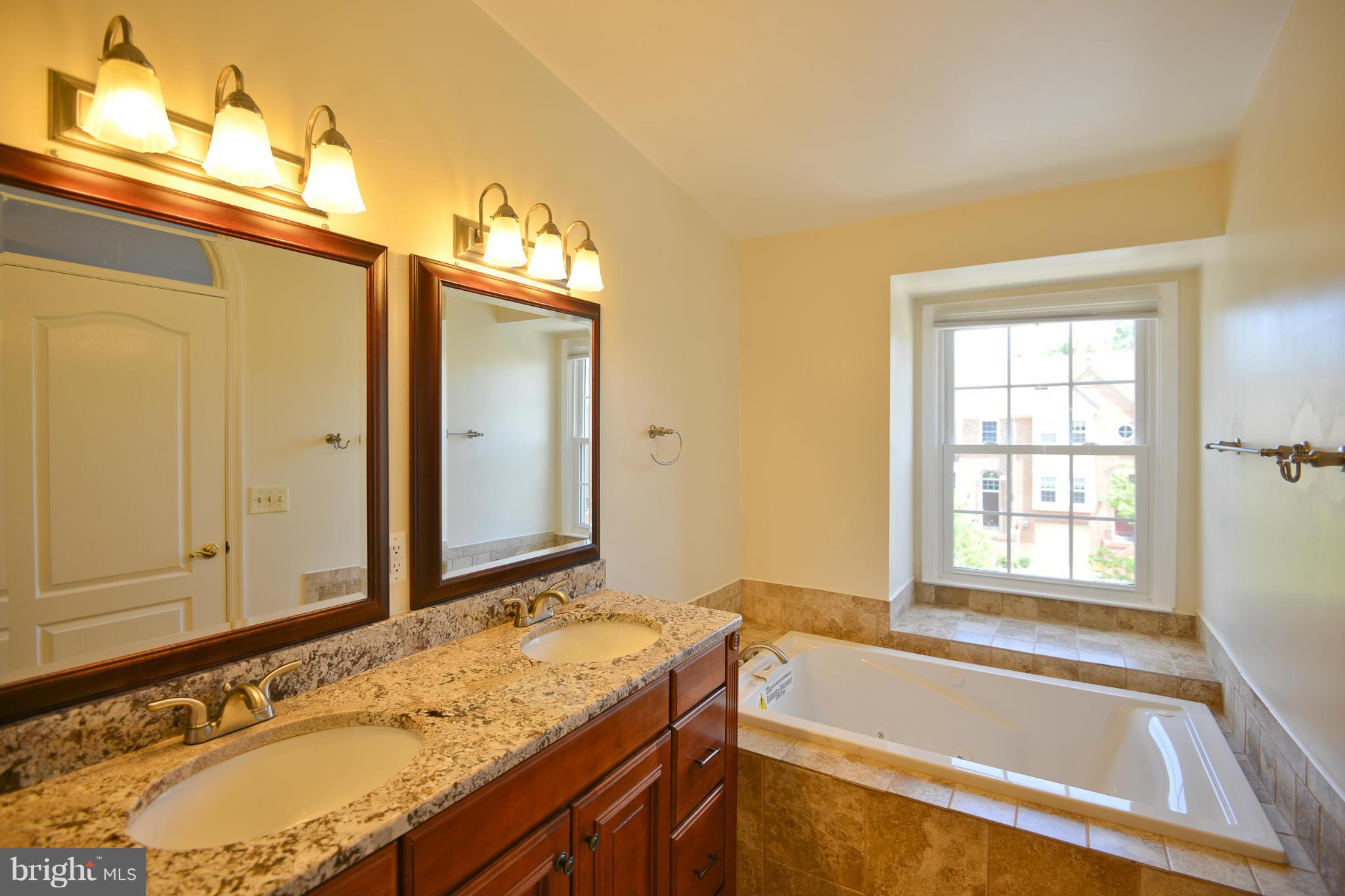 8037 Merry Oaks Court Vienna, VA 22182 - Photo 22 of 30 Bath (Master)