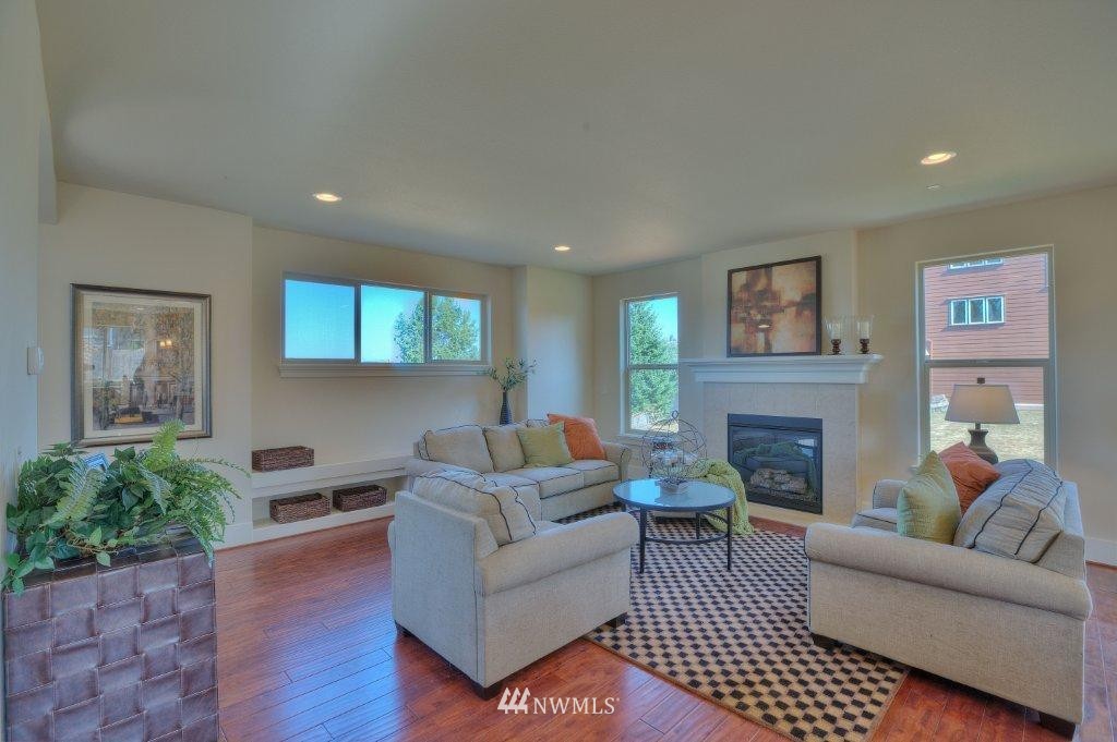 1408 Davis Avenue South Renton, WA 98055 - Photo 3 of 7 Gallery Image 3
