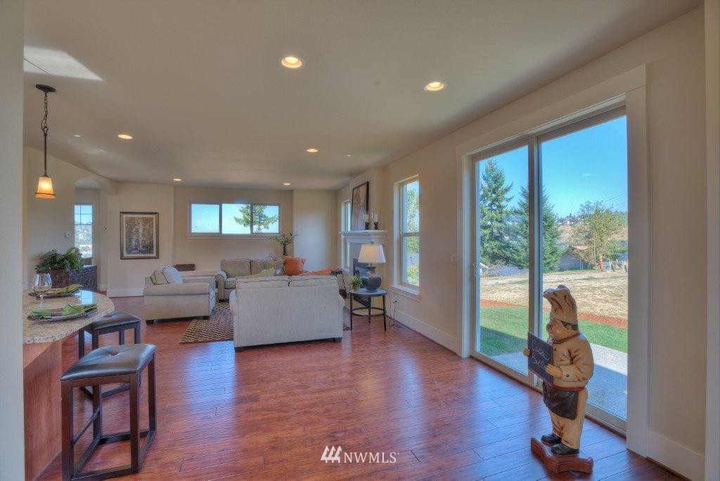 1408 Davis Avenue South Renton, WA 98055 - Photo 5 of 7 Gallery Image 5