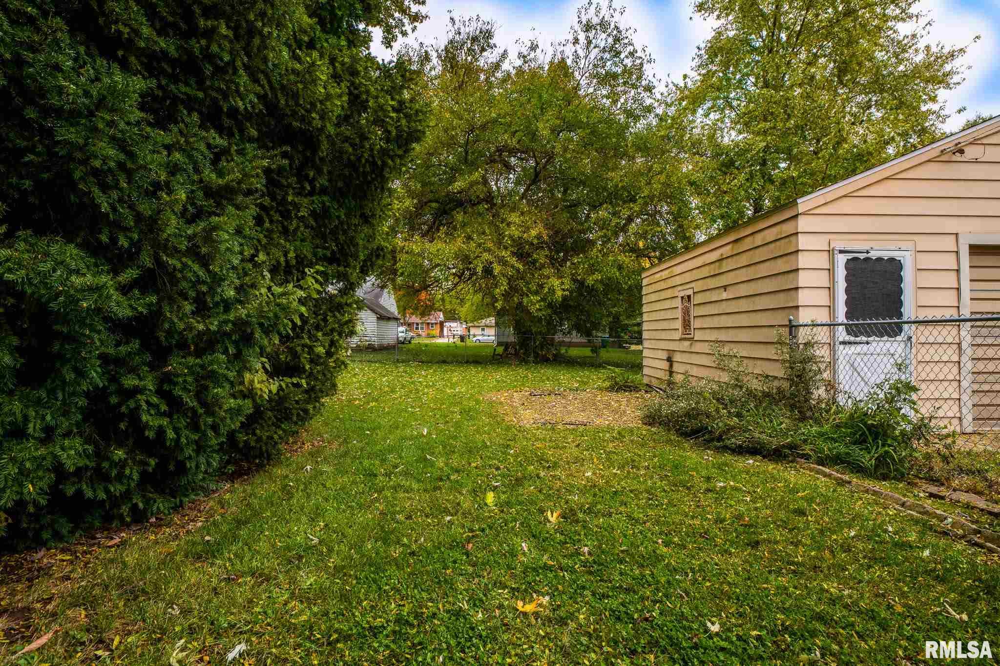 124 Brookview Road East Peoria, IL 61611 - Photo 33 of 36 Gallery Image 33