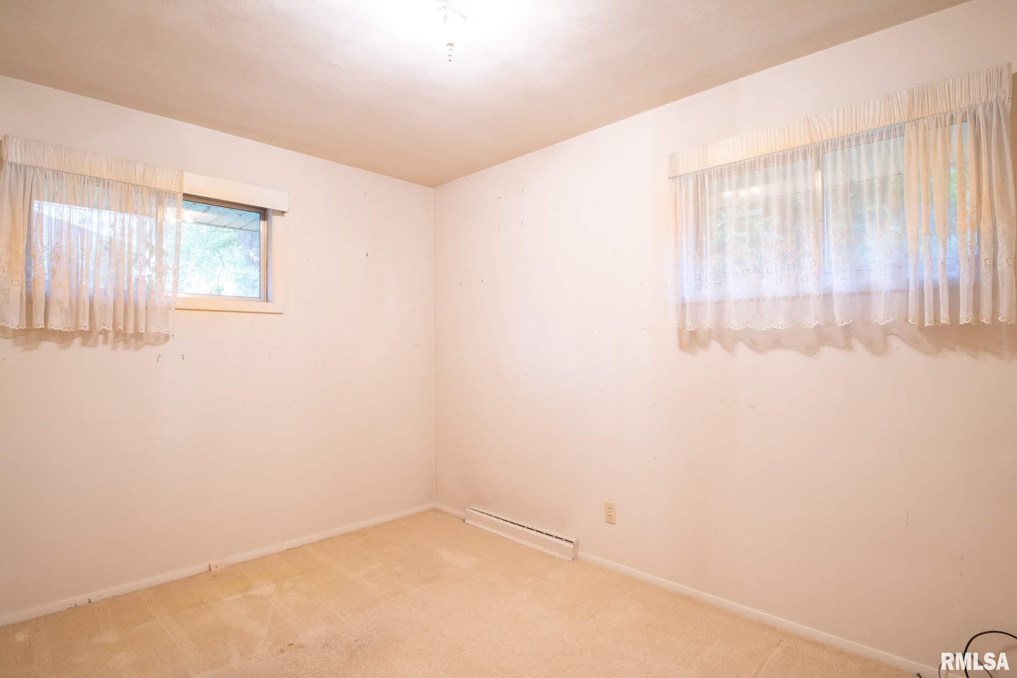 124 Brookview Road East Peoria, IL 61611 - Photo 10 of 36 Gallery Image 10