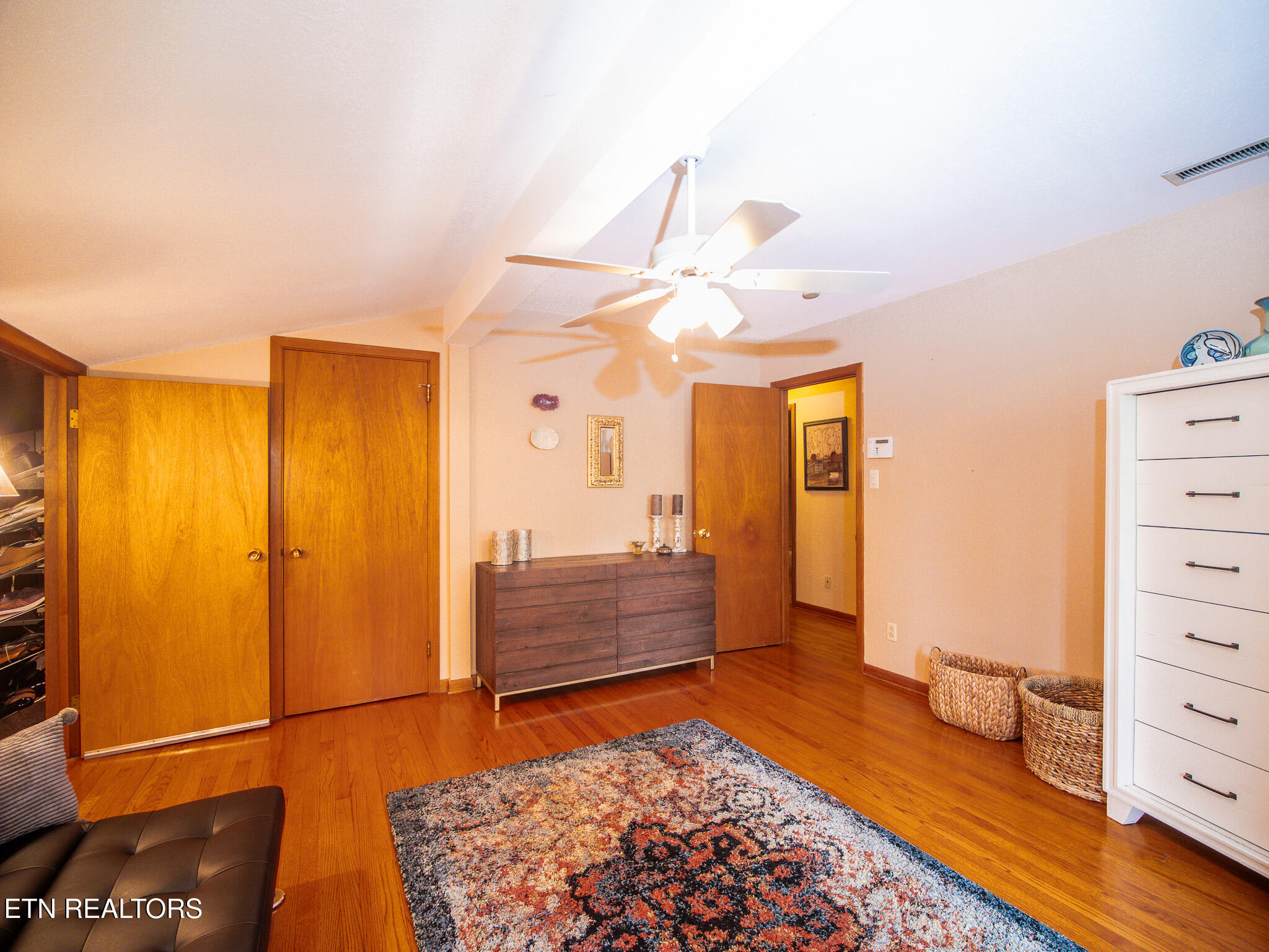 331 Louisiana Avenue Oak Ridge, TN 37830 - Photo 25 of 48 Upstairs Bedroom 1