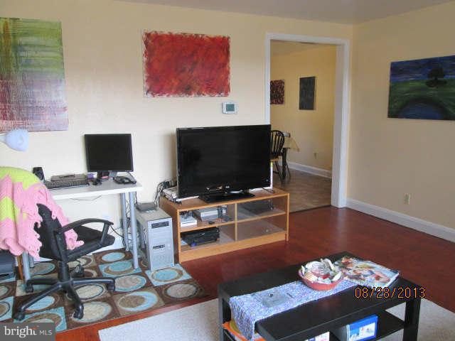 1318 Kenton Road Baltimore, MD 21234 - Photo 10 of 23 Living Room