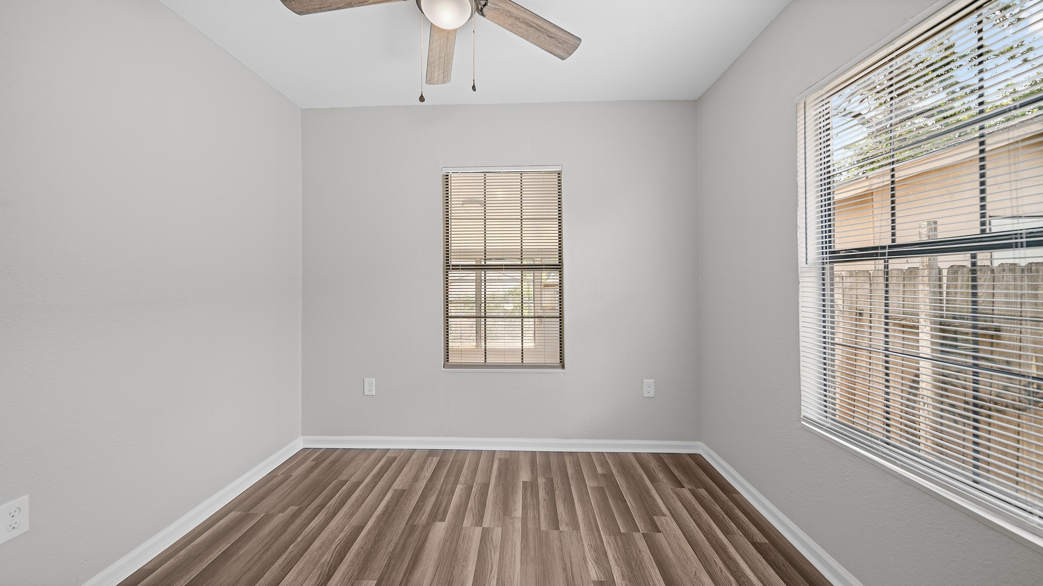 1322 Magnolia Street Baytown, TX 77520 - Photo 18 of 26