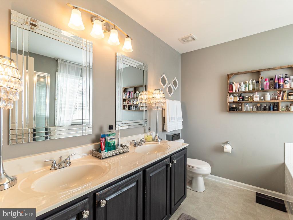 7313 Cloverhill Road Spotsylvania, VA 22551 - Photo 15 of 31 Master Bath