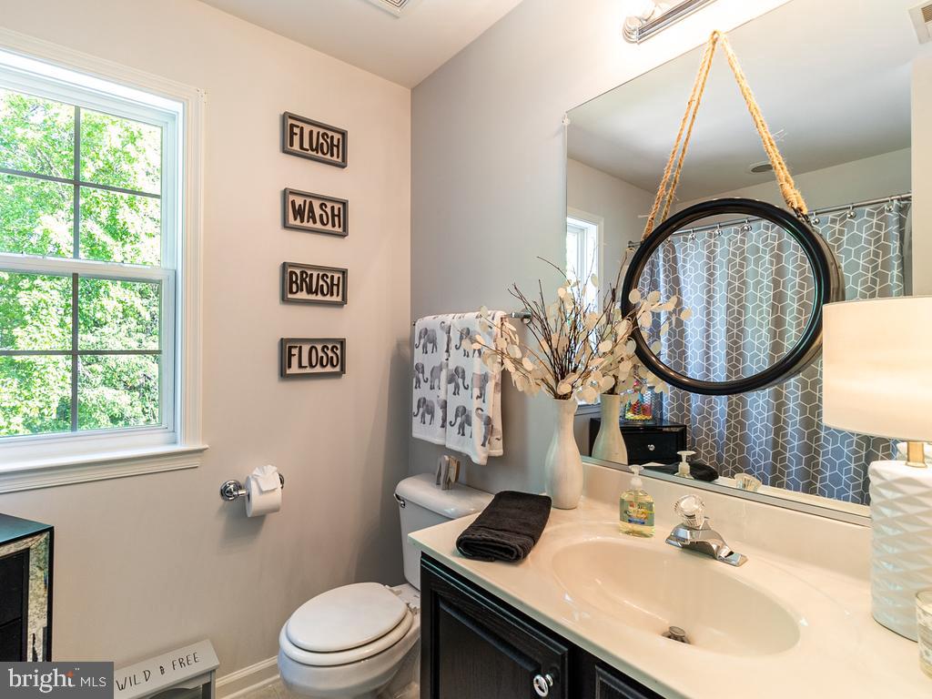 7313 Cloverhill Road Spotsylvania, VA 22551 - Photo 17 of 31 Hallway Bath-Full