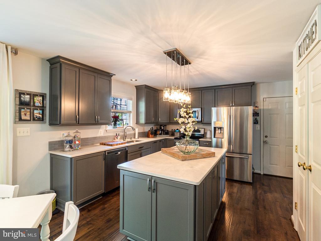 7313 Cloverhill Road Spotsylvania, VA 22551 - Photo 5 of 31 Gallery Image 5