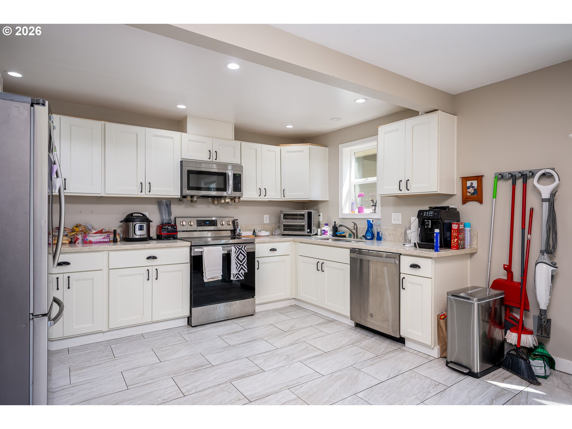 8300 Southwest Blake Street Tualatin, OR 97062 - Photo 23 of 48 Gallery Image 23