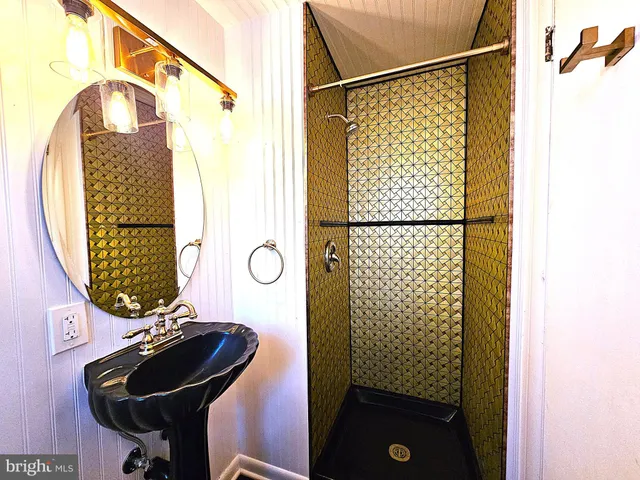 $3,200 | 7740 Leesburg Pike, Falls Church, VA 22043