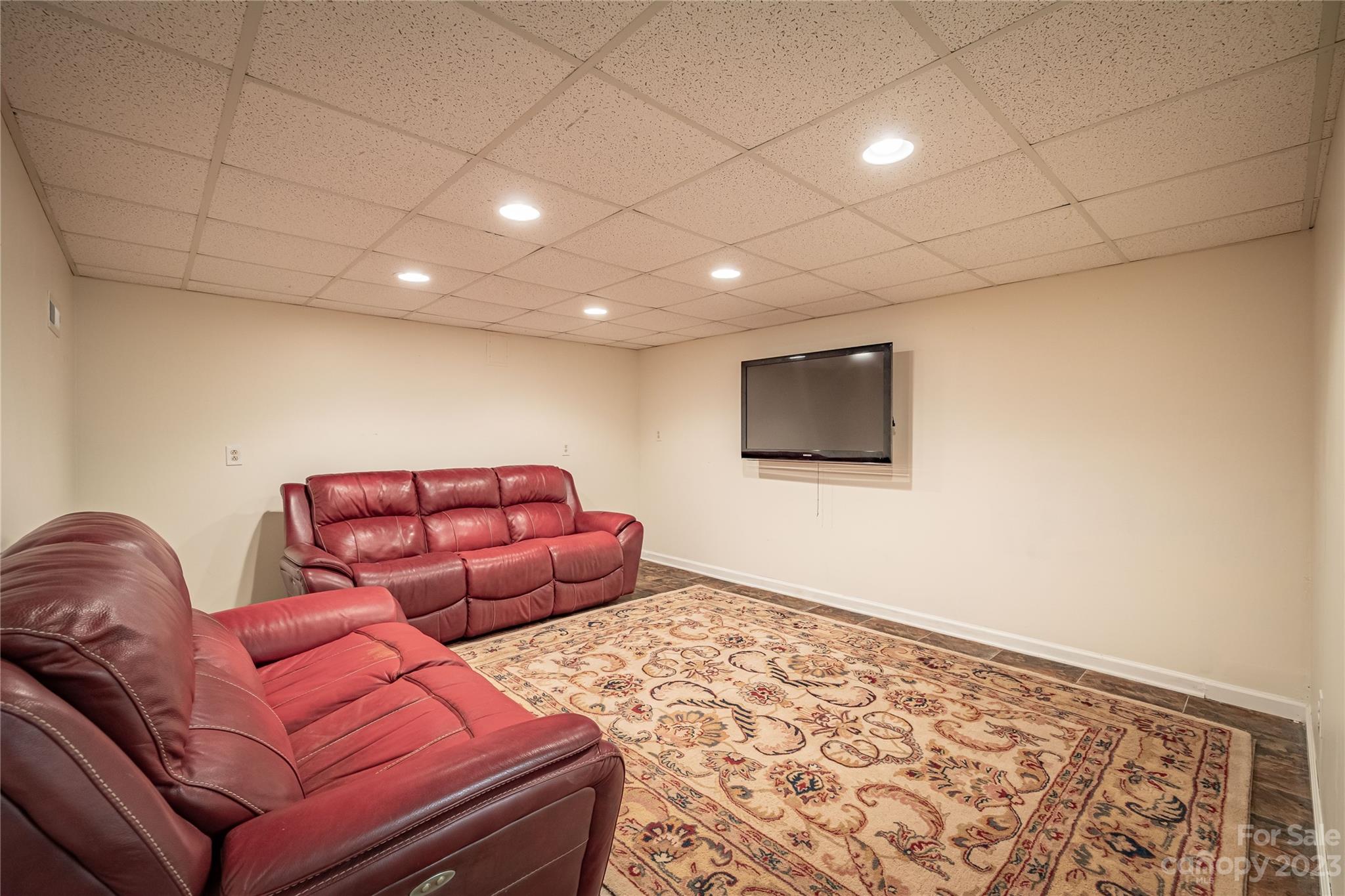 6045 Powder Point Drive Hickory, NC 28601 - Photo 24 of 41 Gallery Image 24