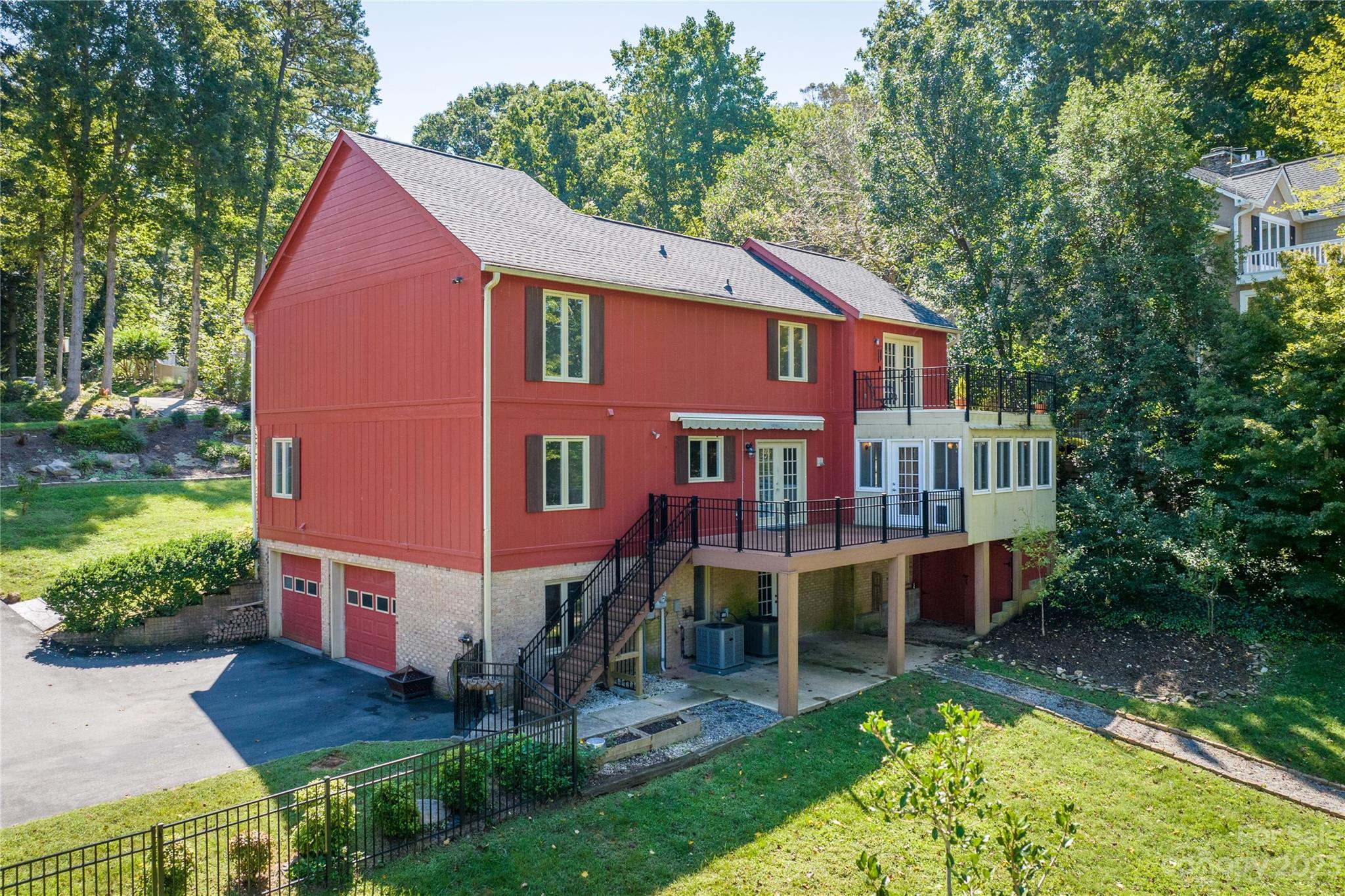 6045 Powder Point Drive Hickory, NC 28601 - Photo 3 of 41 Gallery Image 3