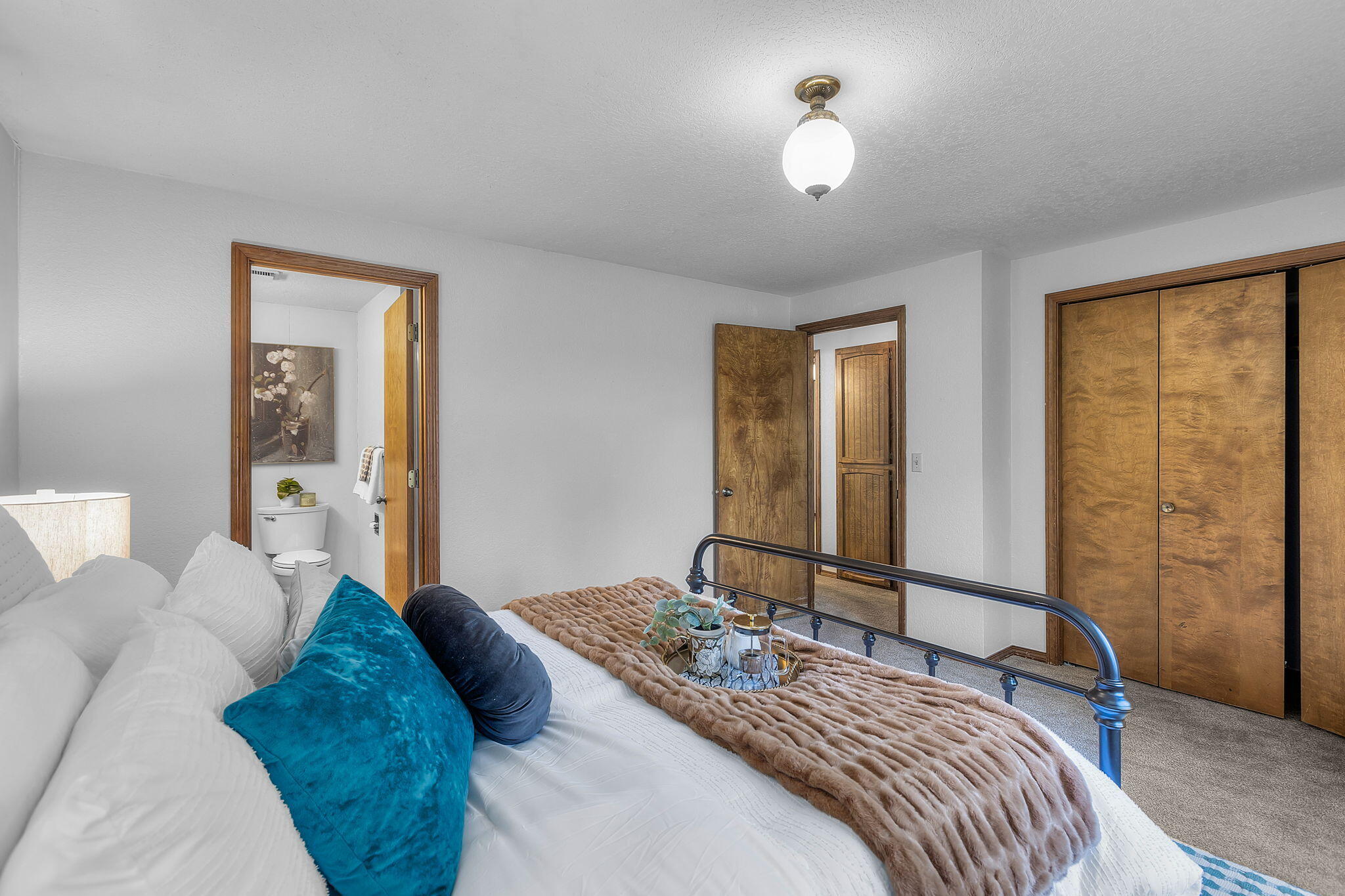 1728 Northeast Carson Way Bend, OR 97701 - Photo 10 of 33 Primary Bedroom