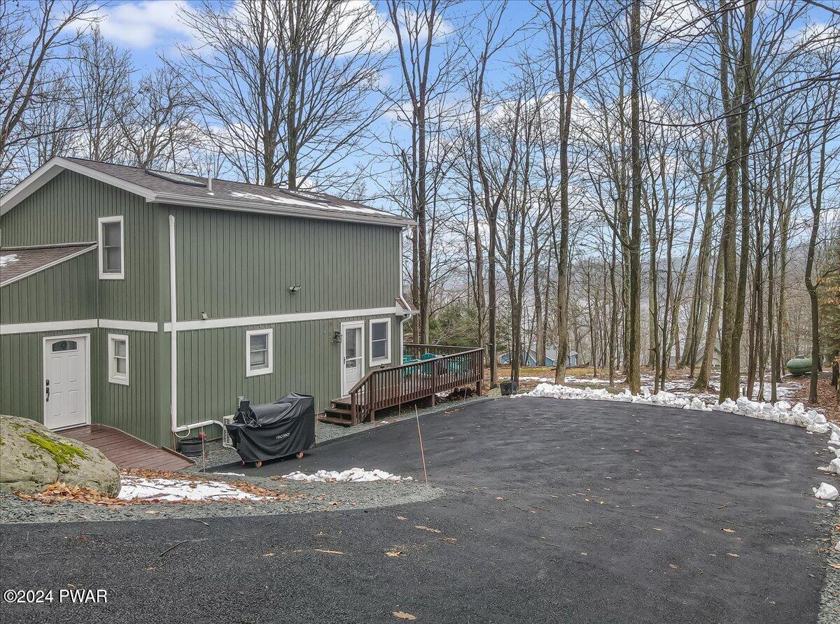 1048 Mustang Road Lake Ariel, PA 18436 - Photo 4 of 44 05-Photo Nov 26 2024, 10 45 01 AM