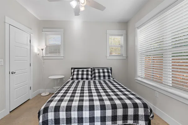 $2,600 | 1809 Chestnut Avenue, Unit 2, Austin, TX 78702