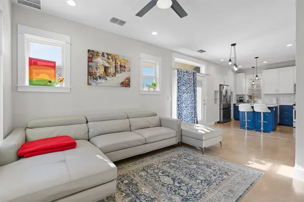 $2,600 | 1809 Chestnut Avenue, Unit 2, Austin, TX 78702