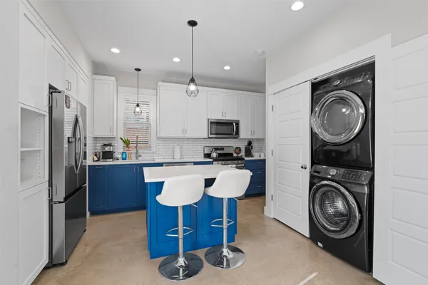 $2,600 | 1809 Chestnut Avenue, Unit 2, Austin, TX 78702