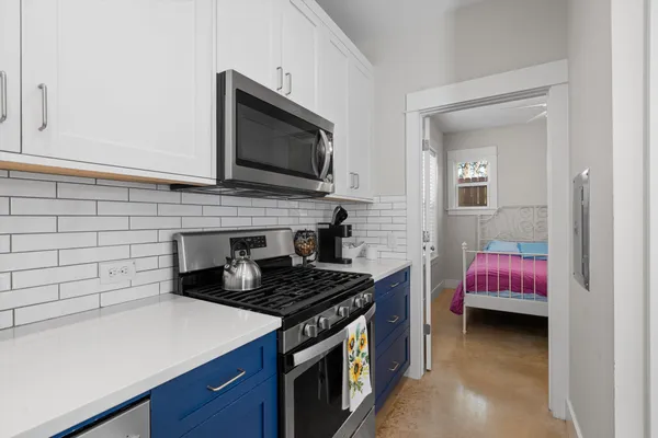 $2,600 | 1809 Chestnut Avenue, Unit 2, Austin, TX 78702