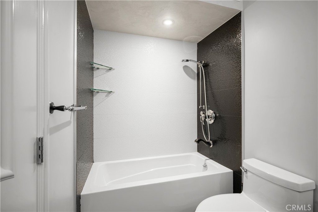 222 Monterey Road, Unit 904 Glendale, CA 91206 - Photo 23 of 35