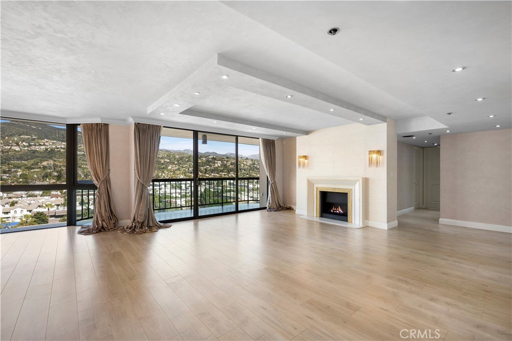 222 Monterey Road, Unit 904 Glendale, CA 91206 - Photo 4 of 35