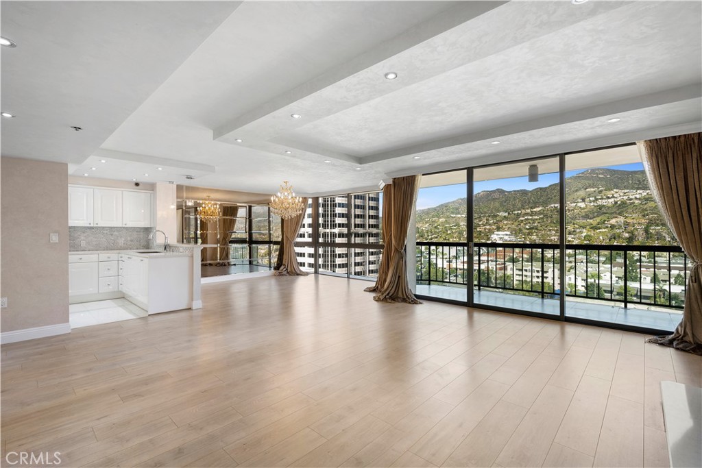 222 Monterey Road, Unit 904 Glendale, CA 91206 - Photo 5 of 35