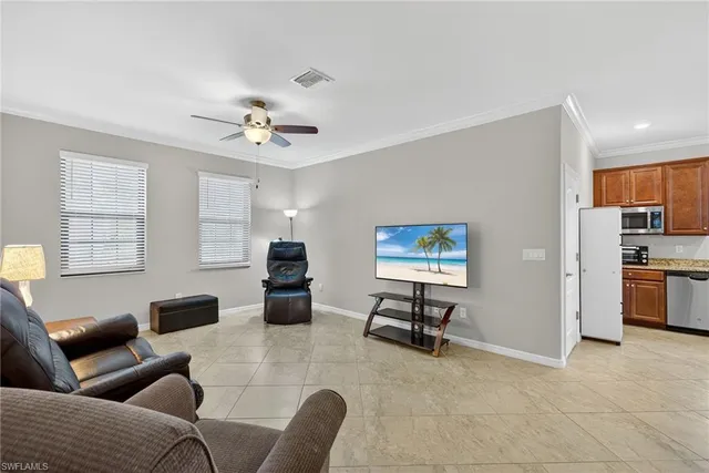 $975,000 | 9442 Greenleigh Court, Naples, FL 34120