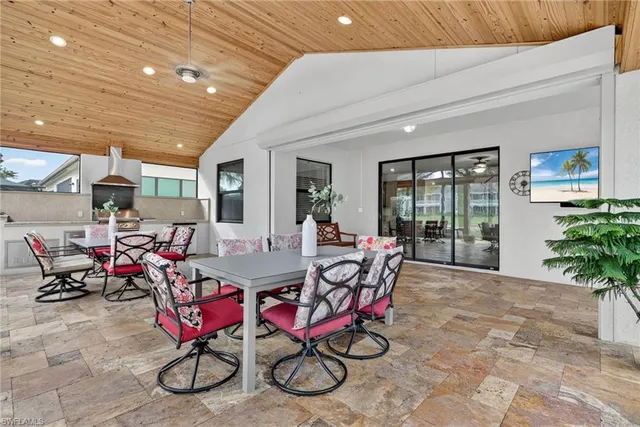 $975,000 | 9442 Greenleigh Court, Naples, FL 34120