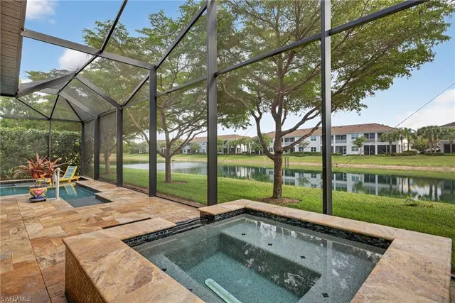$975,000 | 9442 Greenleigh Court, Naples, FL 34120