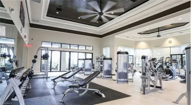 $975,000 | 9442 Greenleigh Court, Naples, FL 34120