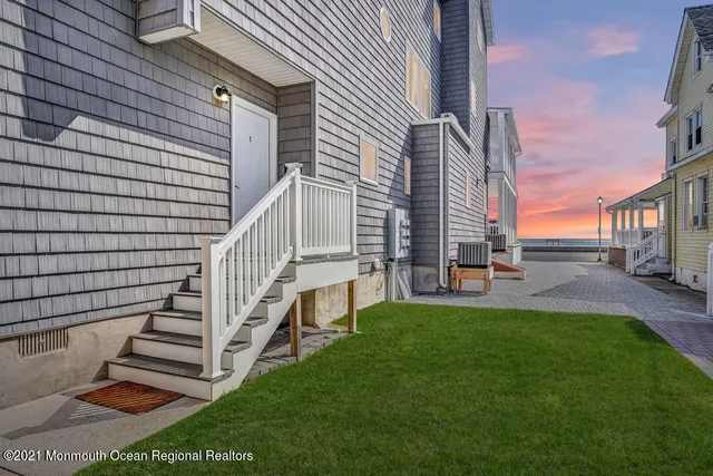 a view of a back yard of the house