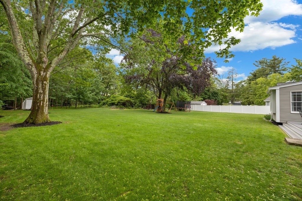 123 Locksley Road Lynnfield, MA 01940 - Photo 38 of 42 Gallery Image 38