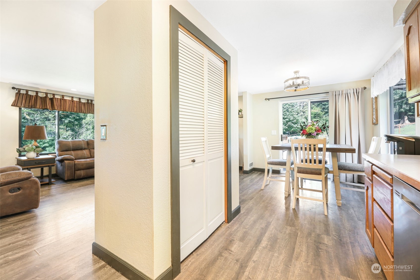 9707 North Cedarvale Loop Road Arlington, WA 98223 - Photo 8 of 40 Gallery Image 8