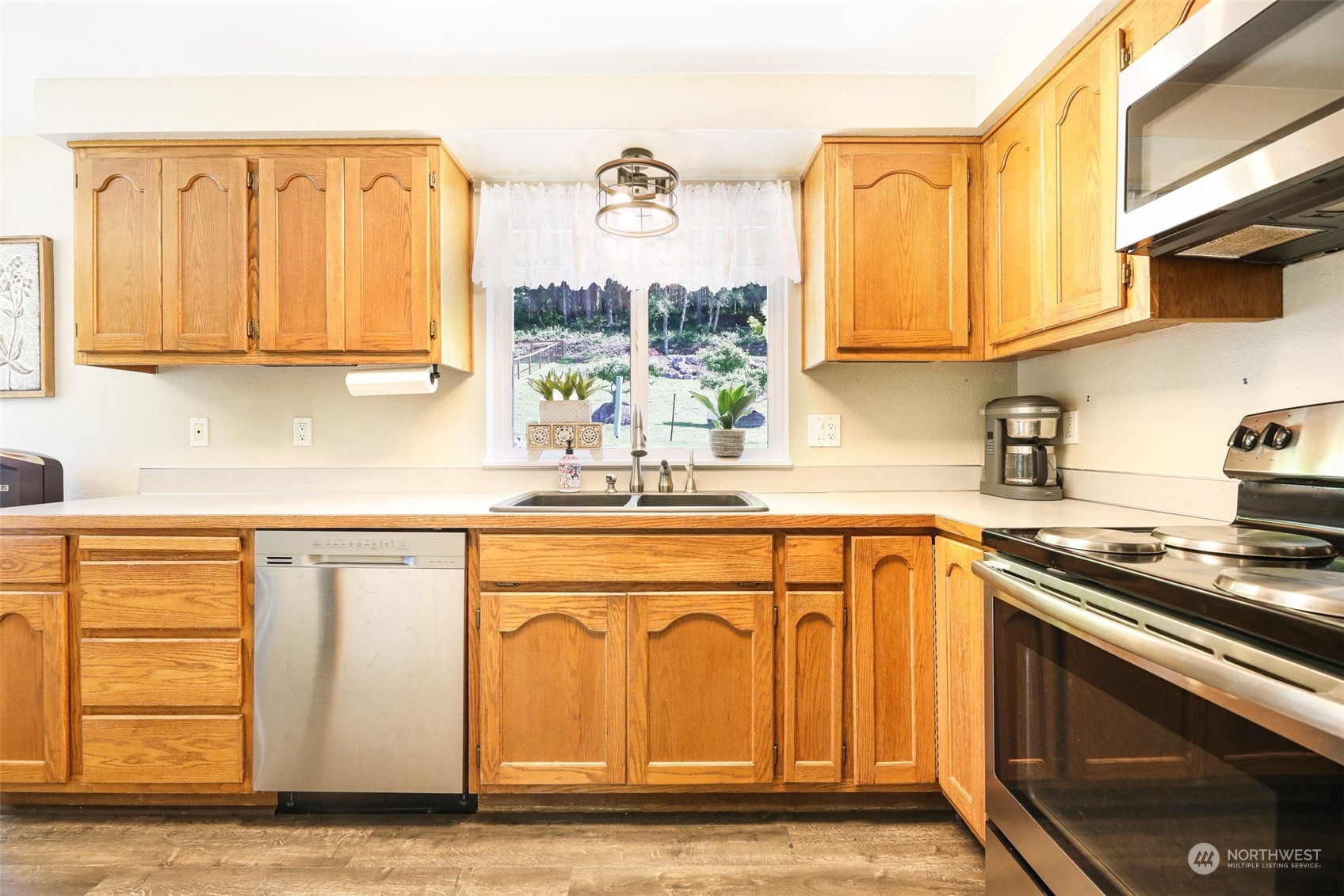 9707 North Cedarvale Loop Road Arlington, WA 98223 - Photo 10 of 40 Gallery Image 10