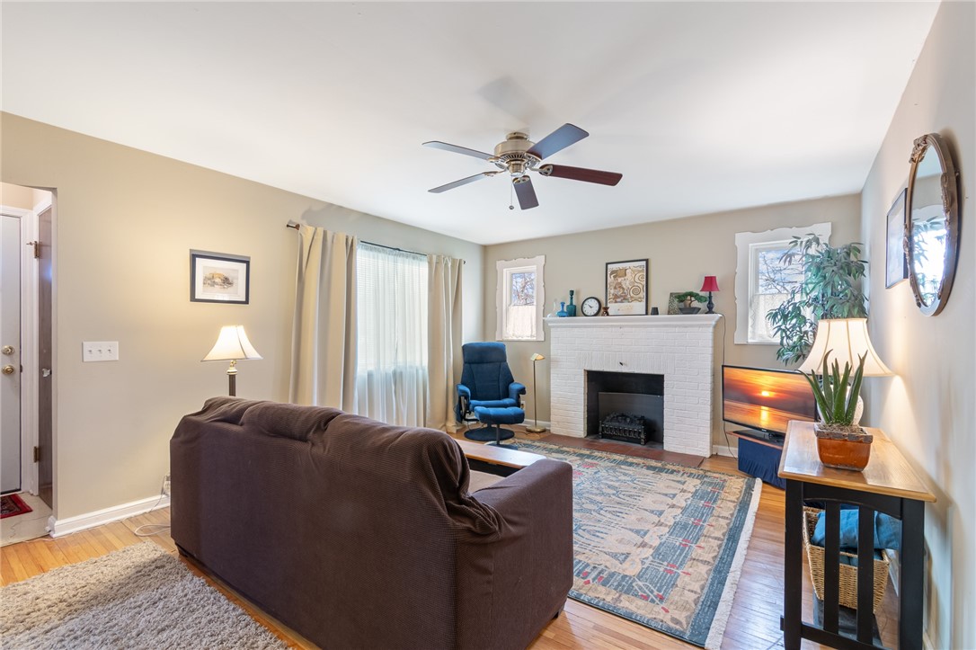 465 Laurelton Road Irondequoit, NY 14609 - Photo 12 of 43 The SPACIOUS living room
