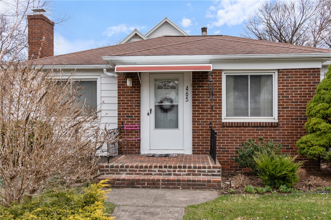 465 Laurelton Road Irondequoit, NY 14609 - Photo 2 of 43 The front entrance to 465 Laurelton Rd