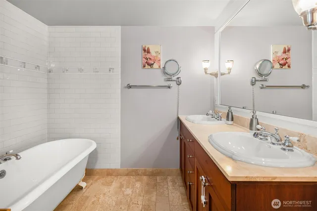 $699,000 | 1500 4th Avenue, Unit 804, Seattle, WA 98101